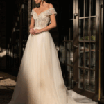 ROBE PRINCESSE AVEC STRASSES ET BAS TULLE