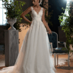 ROBE AVEC DENTELLE ET STRASSES AVEC FLEURS 3D