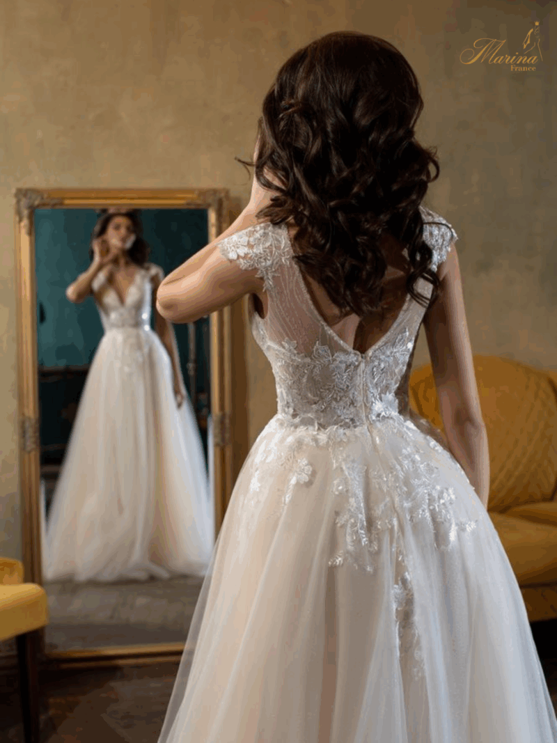 ROBE AVEC MANCHES FLUIDES ET BAS FLUIDE AVEC FENTE