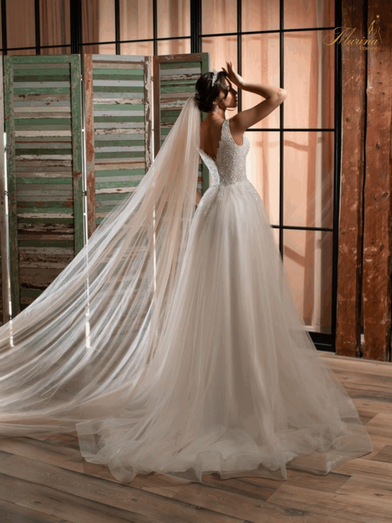 ROBE PRINCESSE AVEC STRASSES ET TULLE