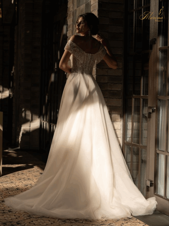 ROBE PRINCESSE AVEC STRASSES ET TULLE