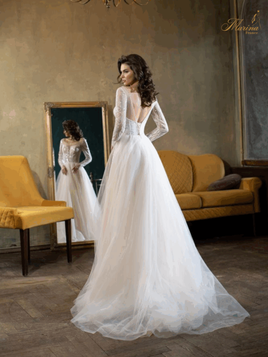 Robe princesse a paillettes, manches longues
