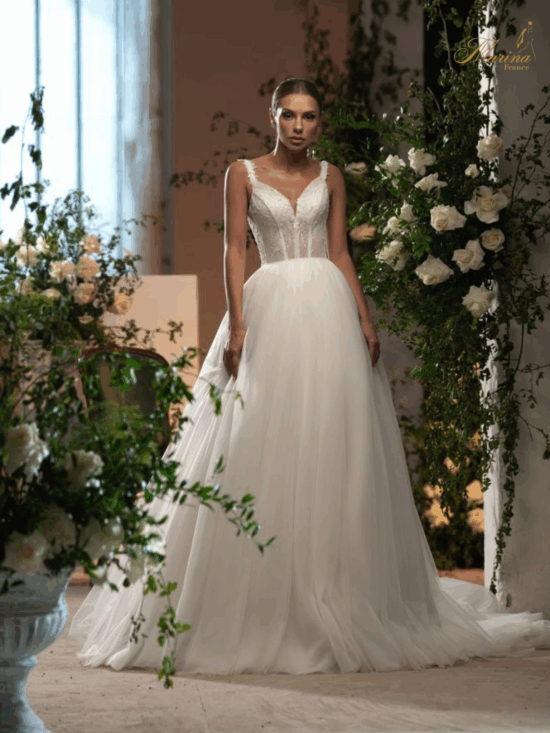 ROBE STRASSES ET TULLE AVEC LAÇAGE