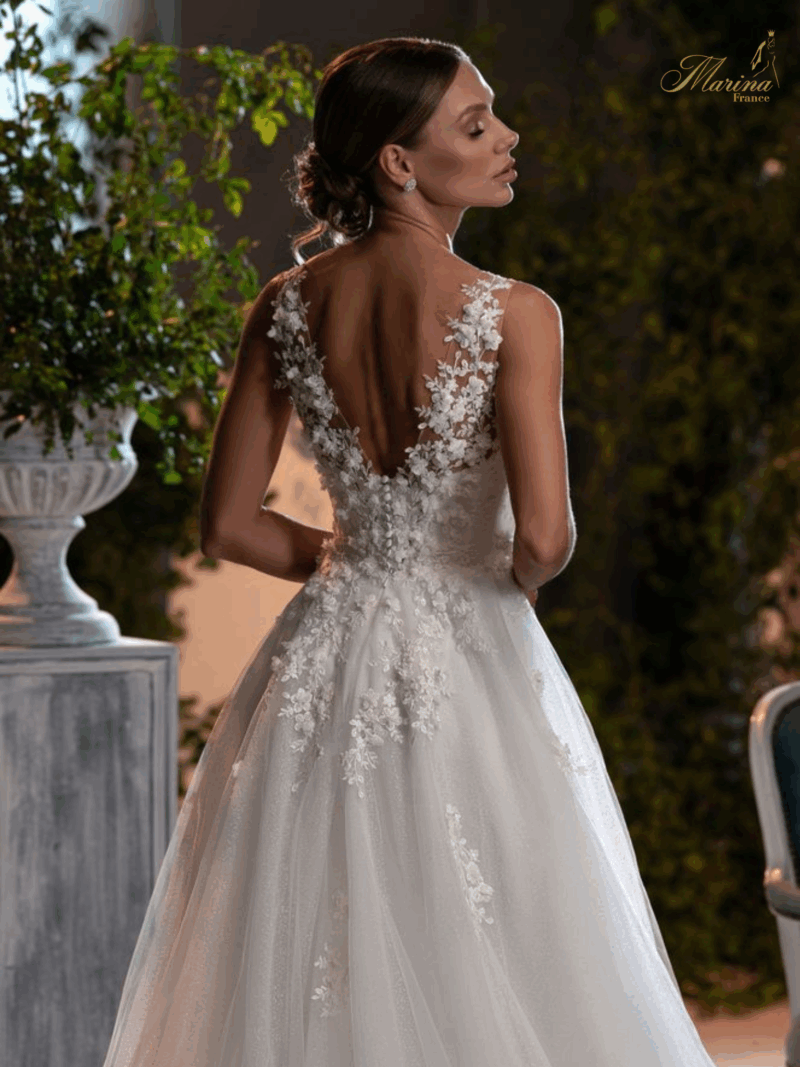 ROBE AVEC DENTELLE ET STRASSES AVEC FLEURS 3D