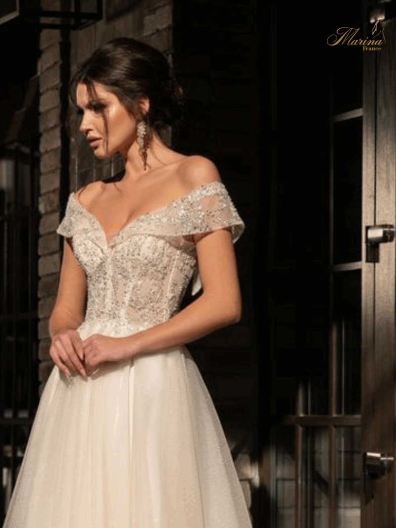 ROBE PRINCESSE AVEC STRASSES ET TULLE