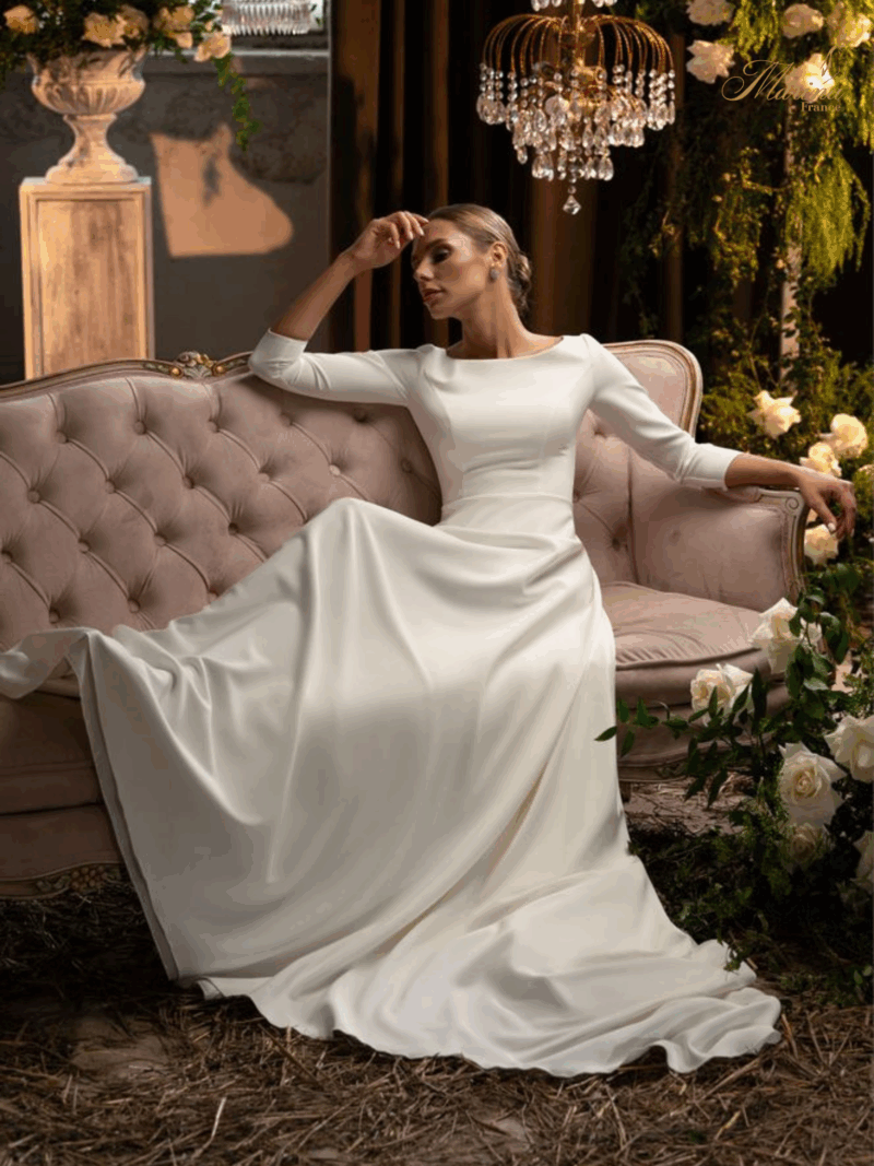 Robe avec manches, prestige, blanche sans décoleté