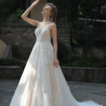 Robe princesse avec tulle, perles et dos nu