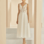 ROBE COURTE BAS EN TULLE ET HAUT DENTELÉ AVEC DOS EN V