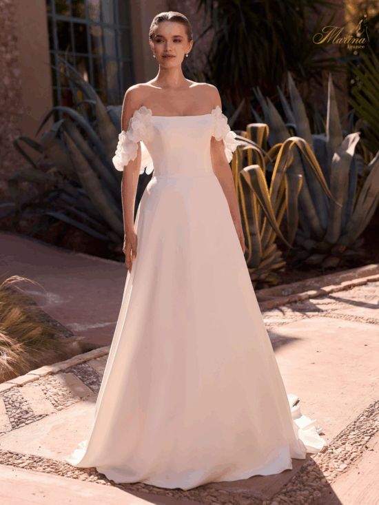 Robe satin avec col bateau a fleurs