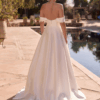 Robe satin avec col bateau