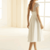 Robe courte avec haut en dentelle et bas fluide