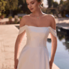 Robe satin avec col bateau