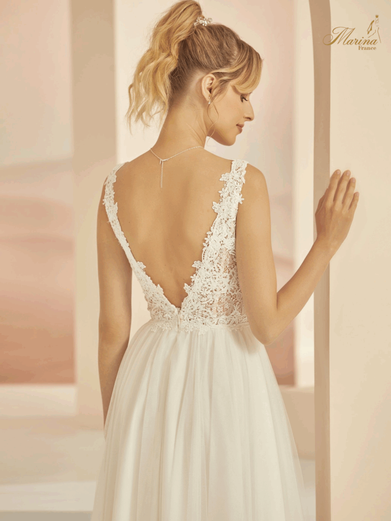 ROBE COURTE BAS EN TULLE ET HAUT DENTELÉ AVEC DOS EN V