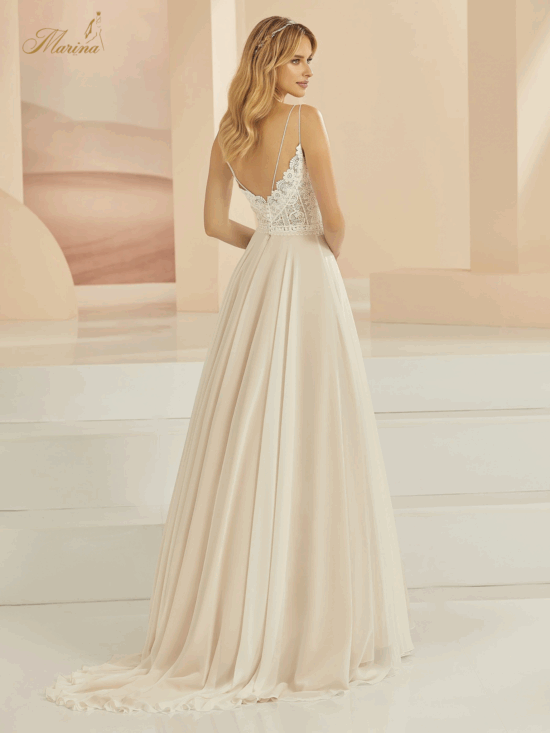 robe avec dentelle sur le haut, bretelles en ficelle et bas en tulle fluide