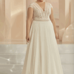 robe avec dentelle fluide, et bas en mousseline