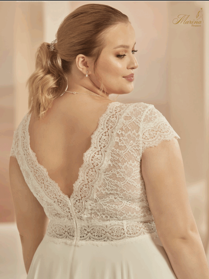 robe avec dentelle fluide, et bas en mousseline