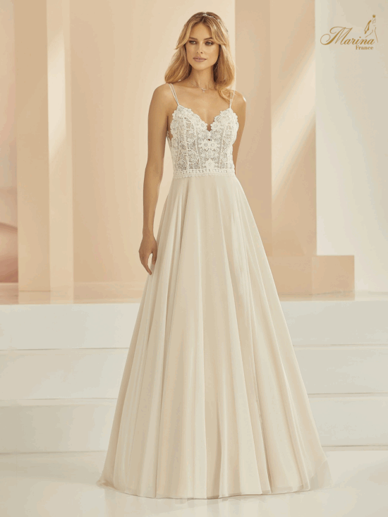ROBE AVEC HAUT EN DENTELLE A FLERUS, BRETELLES EN FICELLE ET BAS EN TULLE