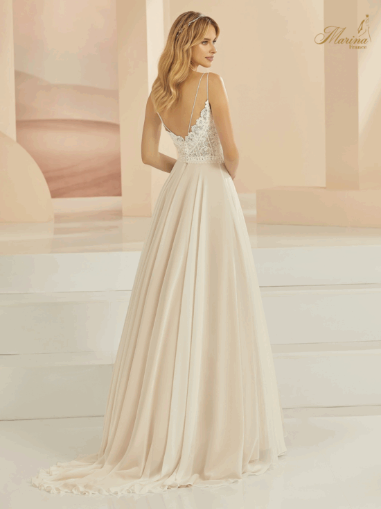 ROBE AVEC HAUT EN DENTELLE A FLERUS, BRETELLES EN FICELLE ET BAS EN TULLE