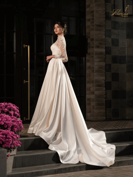 ROBE AVEC MANCHES TULLE TRANSPARENT AVEC DENTELLE ET BAS EN SATIN