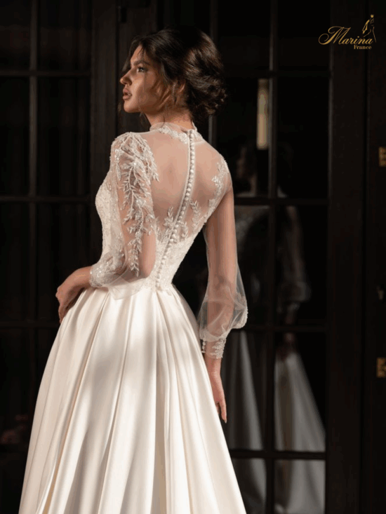 ROBE AVEC MANCHES TULLE TRANSPARENT AVEC DENTELLE ET BAS EN SATIN
