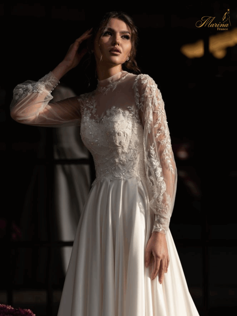 ROBE AVEC MANCHES TULLE TRANSPARENT AVEC DENTELLE ET BAS EN SATIN