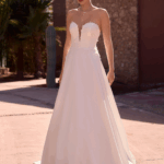 Robe bustier en crêpe avec dentelle