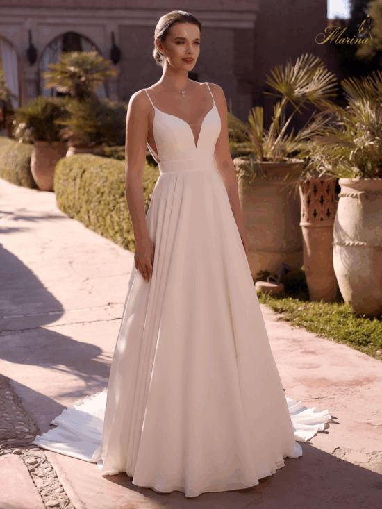 Robe simple avec bretelle fines.