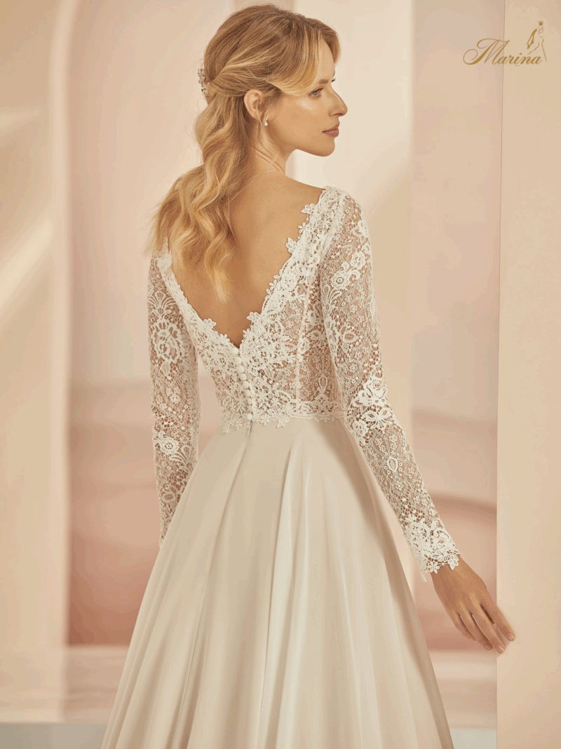 ROBE AVEC MANCHES EN DENTELLE