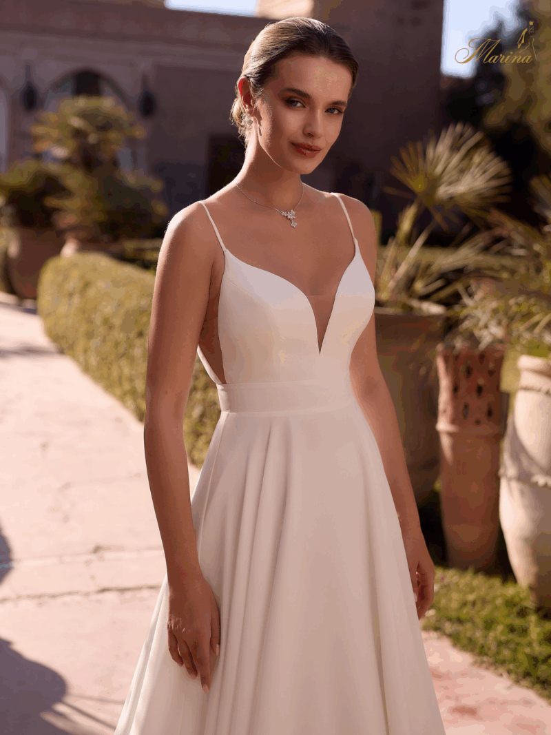 Robe simple avec bretelle fines.