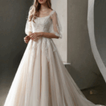 Robe princesse en tulle avec manches.