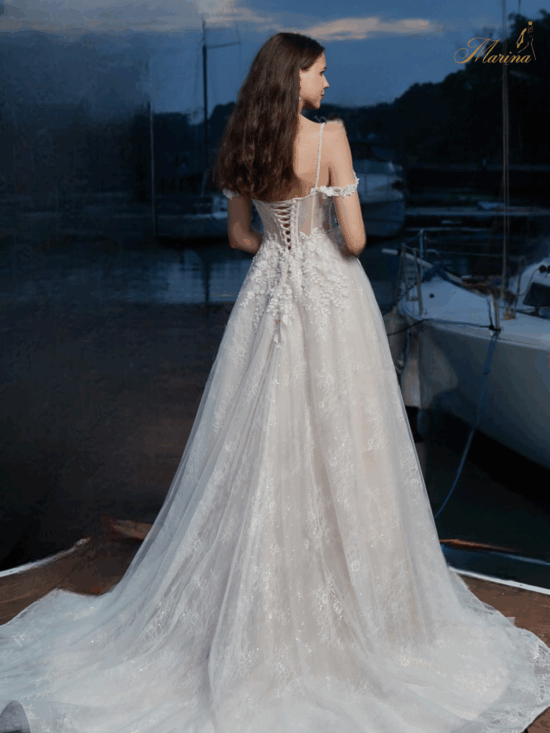 Princesse col bateau avec dos en laçage