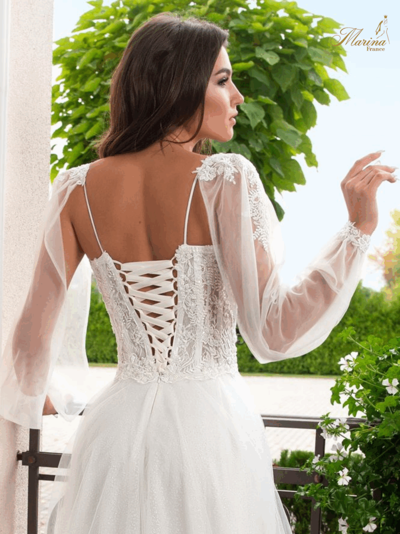 ROBE AVEC MANCHES ET BUSTIER ET DOS LACETS