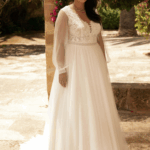 ROBE AVEC MANCHES EN TULLE ET BAS EN TULLE