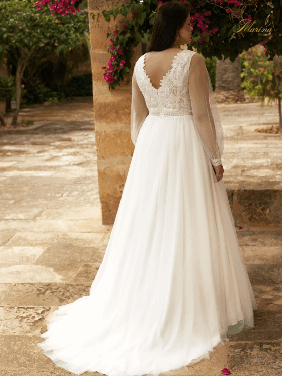 ROBE AVEC MANCHES EN TULLE ET BAS EN TULLE