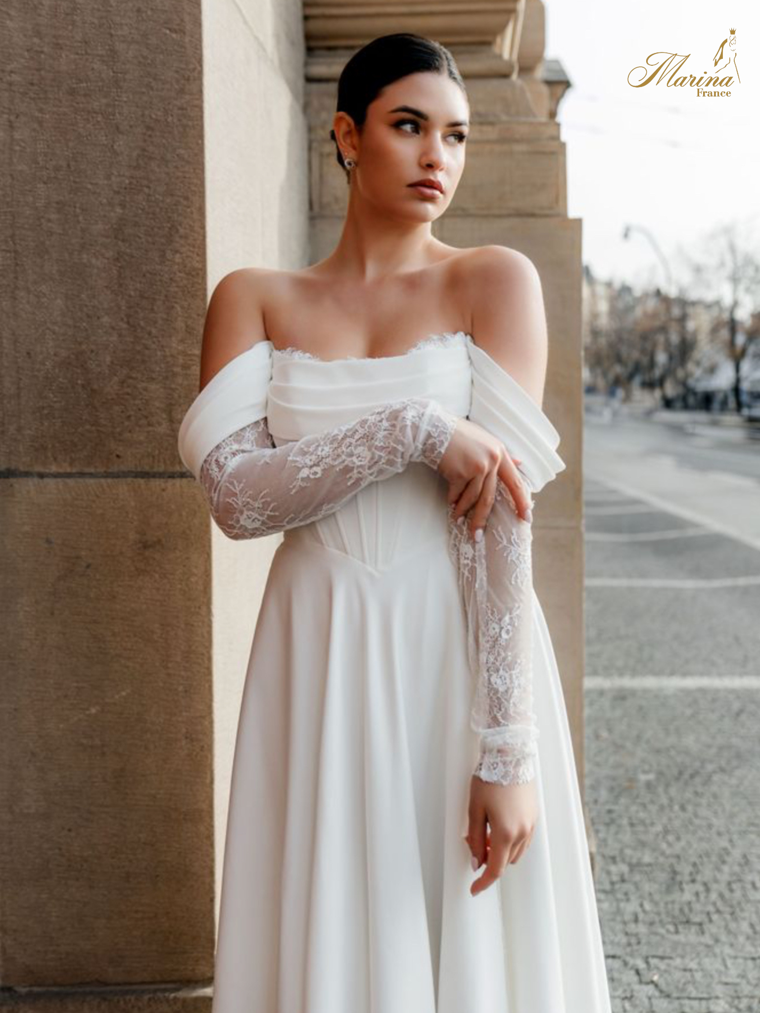 ROBE FLUIDE COL BATEAU MANCHES EN DENTELLES