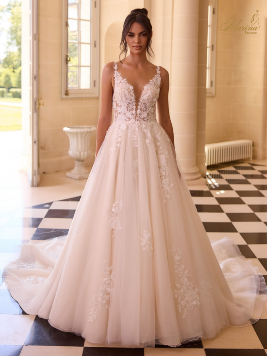 ROBE PRINCESSE AVEC DENTELLE