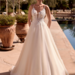 ROBE PRINCESSE DENTELLE AVEC BRETELLES FINES