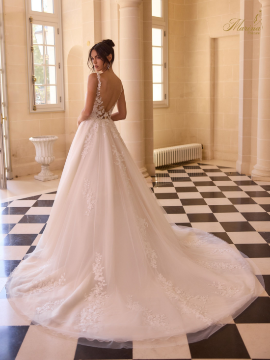 ROBE PRINCESSE AVEC DENTELLE