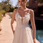 ROBE PRINCESSE DENTELLE AVEC BRETELLES FINES