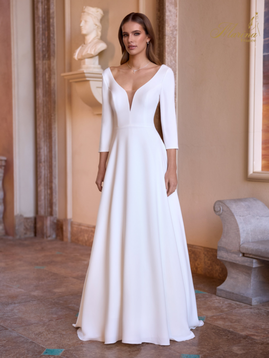 Robe prestige simple sans dentelle, fluide.