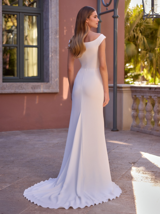 Robe prestige fluide et sirène.